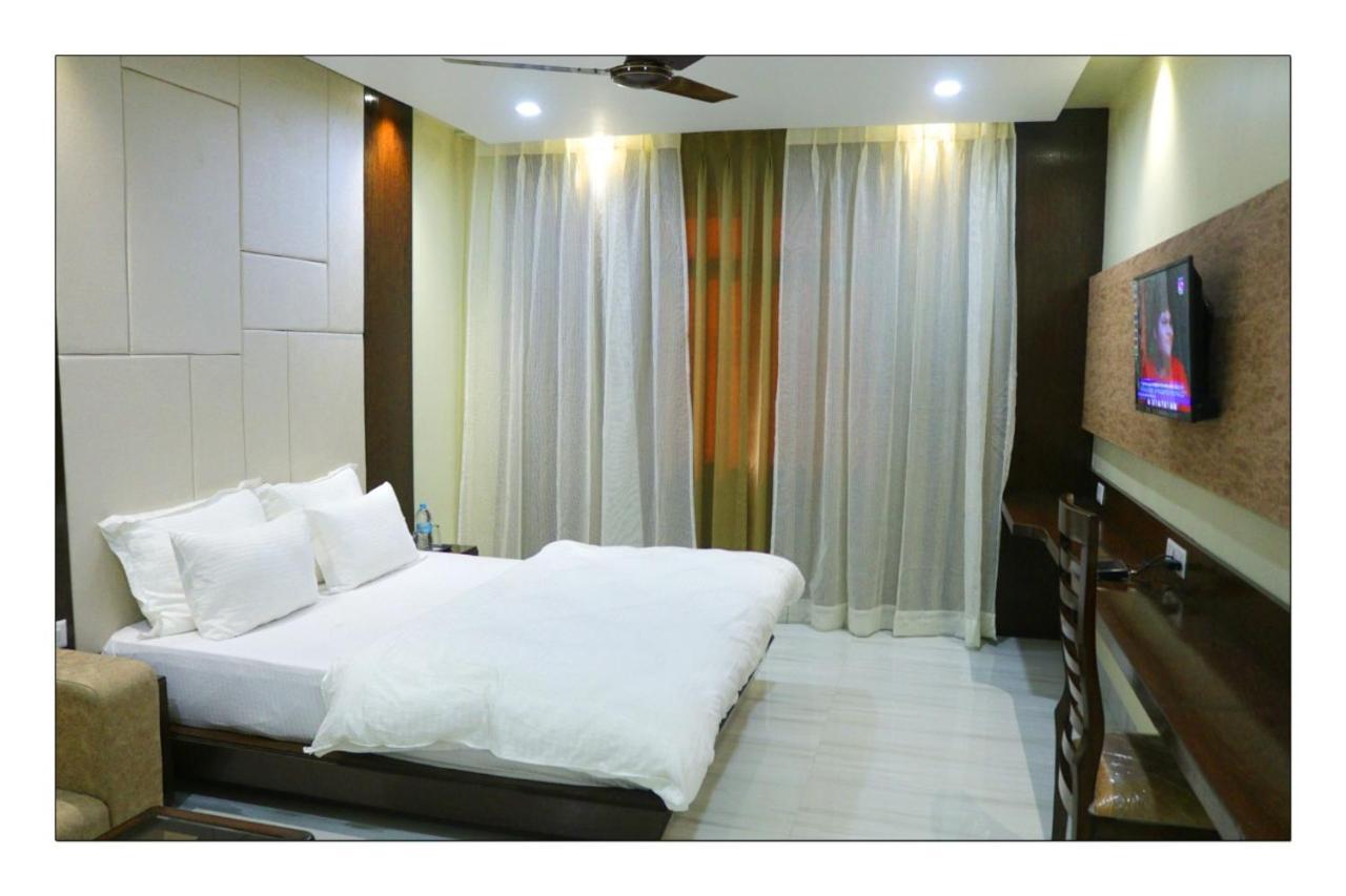 Hotel Grand Surya Kodarma ภายนอก รูปภาพ